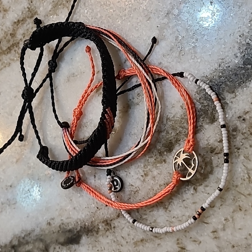 Pura Vida Monthly Bracelet Club Set July 2019